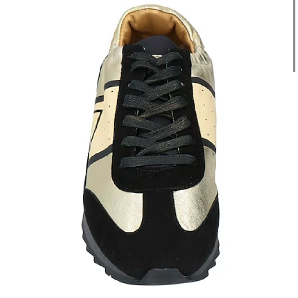 PHILIPPE MODEL
Sneakers
Gold 7 (US) 
(CAD 474.97)
Selling for CAD $ 145